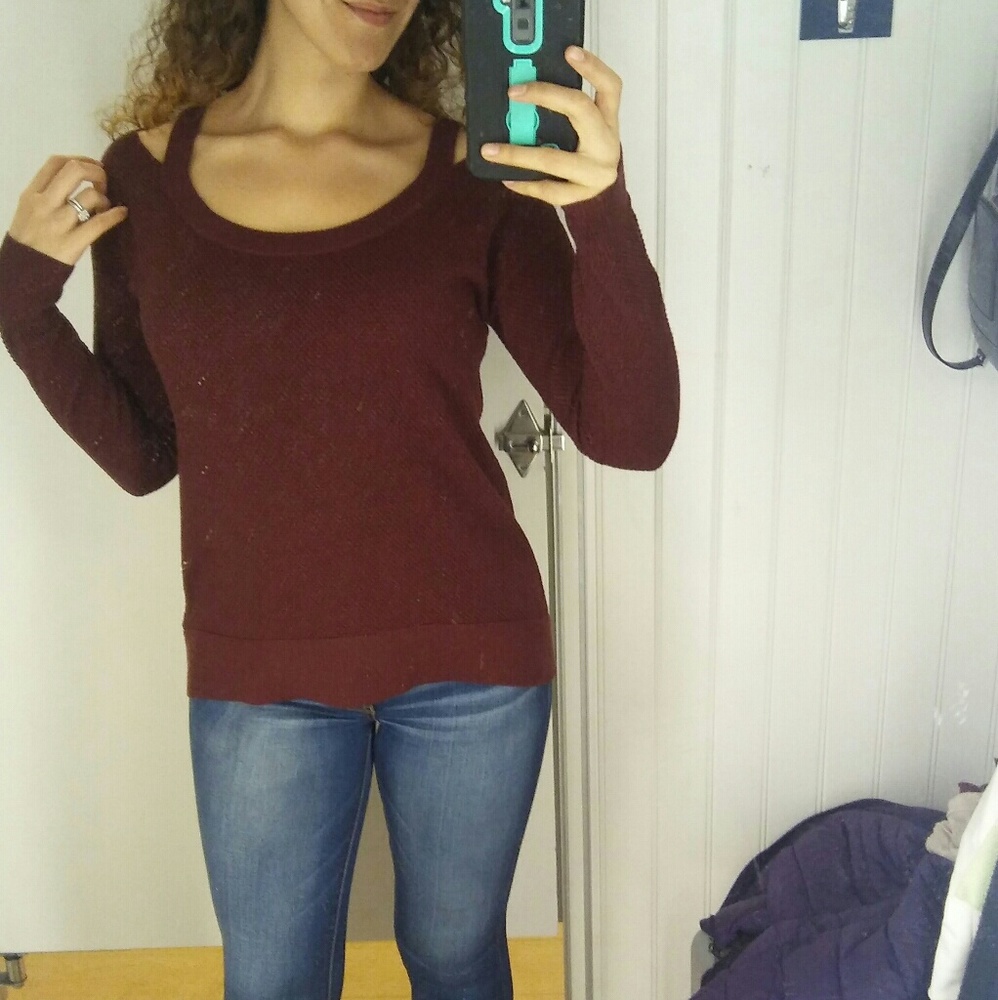SOLD 🔆NWT Michael Kors Merlot sweater